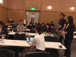 各グループに分かれてのスタッフ勉強会